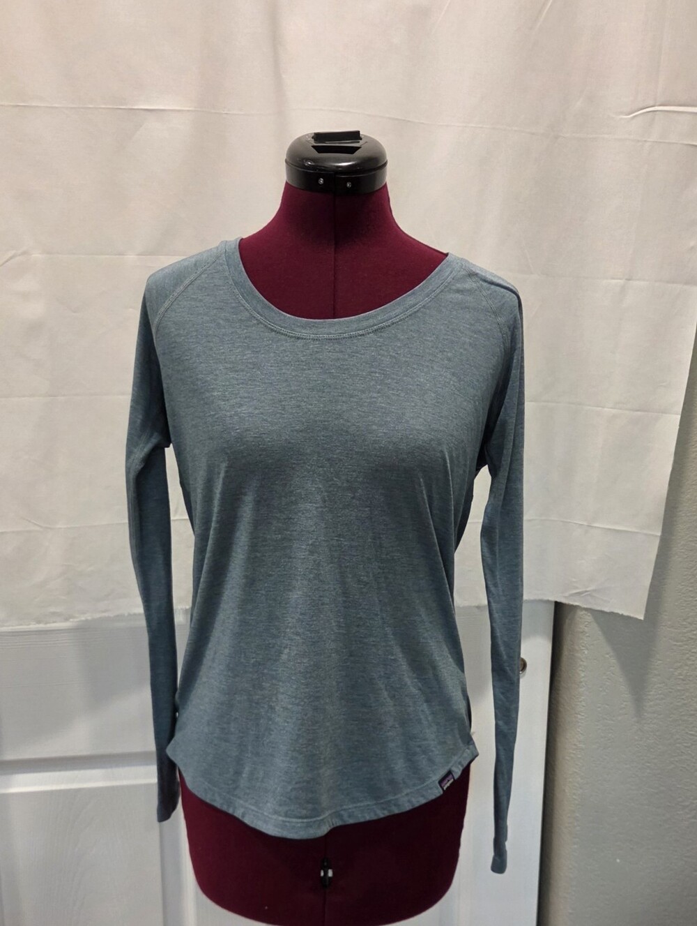 Patagonia Capilene Teal Heather Long Sleeve Crewneck Top Size M Hiking Granola